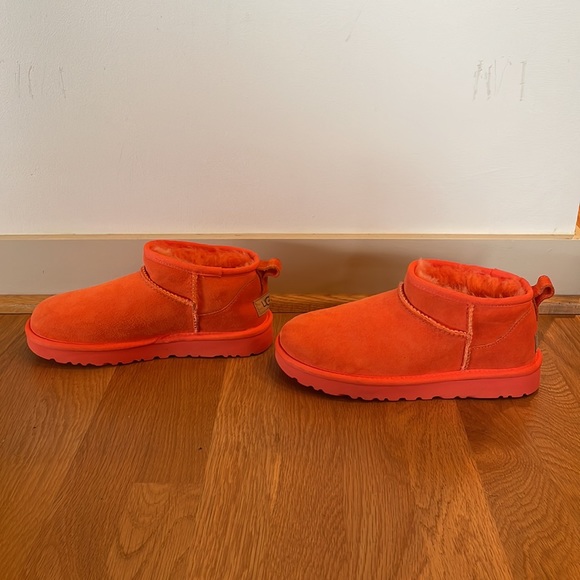 UGG Classic Ultra Mini Boots Size 6 Orange Soda - Picture 2 of 6
